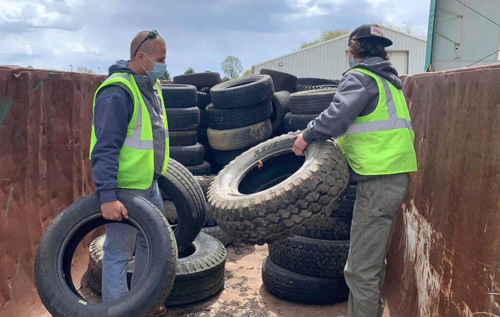 Rostraver Twp. holds Earth Day cleanup Mon Valley Independent