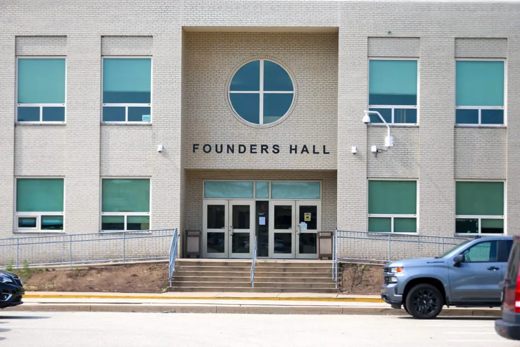 Resident seeks name change for Founders’ Hall Middle School Mon