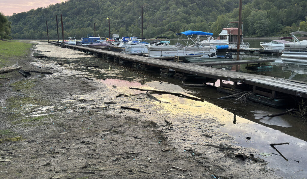 ed the tightknit boating community at the Carousel Mon Valley
