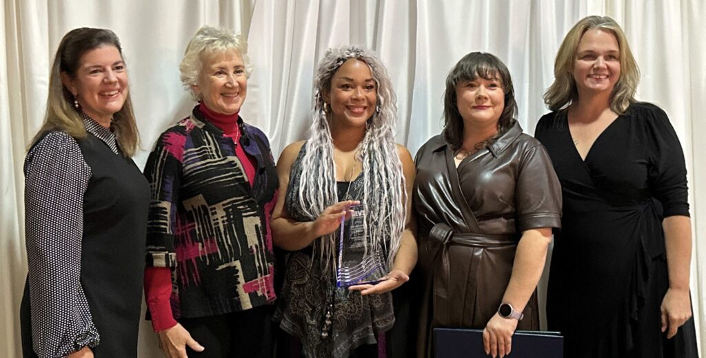 Mon Valley Initiative honors 7 for outstanding service Mon Valley(00)