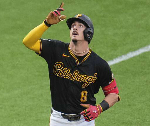 Pirates' bullpen allows Cubs to end long losing streak