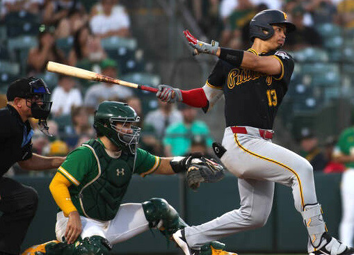 Lowe's homer helps Pirates complete comeback