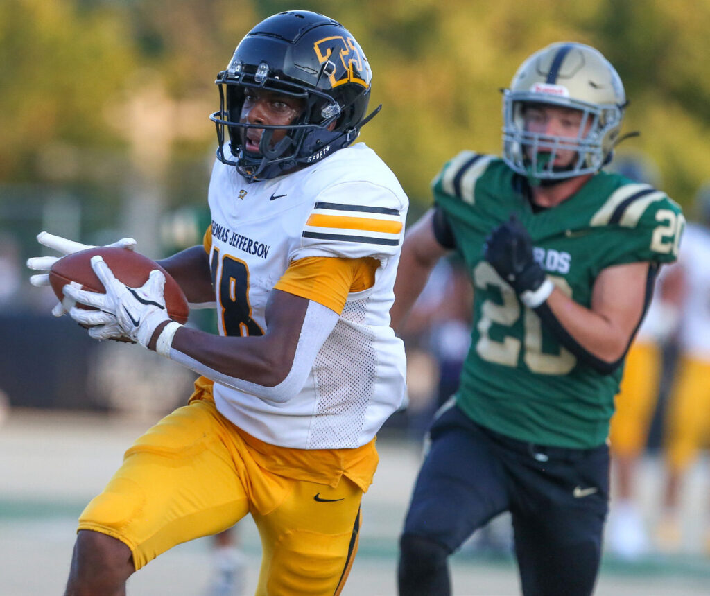 Jaguars open season with decisive win at BVA